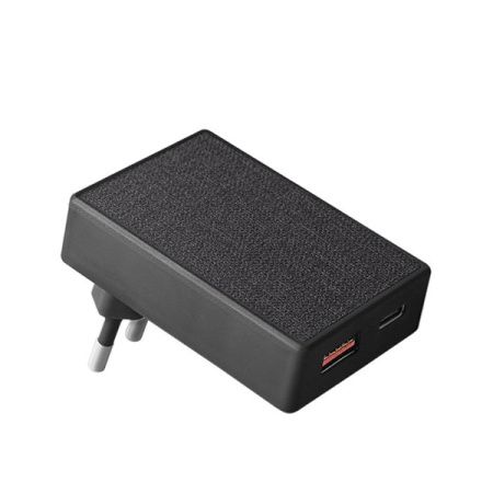Uniq СЗУ Votre Slim Duo 20W Type-C + USB A (черный) VOTRESLDUO(EU)-BLK Uniq СЗУ Votre Slim Duo 20W Type-C + USB A (черный) VOTRESLDUO(EU)-BLK