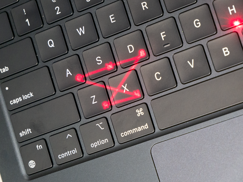 Лазерная гравировка клавиатуры MacBook