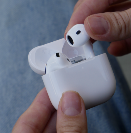 Apple AirPods (4-го поколения) наушники с шумоподавлением MXP93