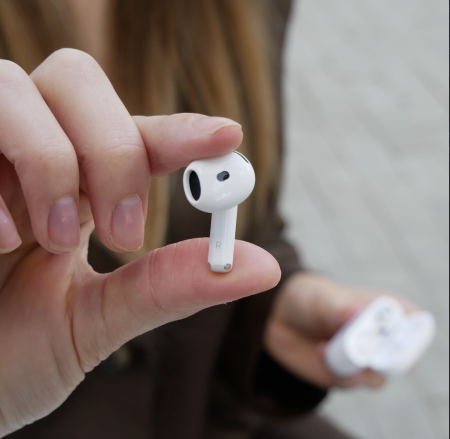Apple AirPods (4-го поколения) наушники с шумоподавлением MXP93