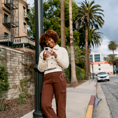 uBear чехол для iPhone 15 Pro Touch Mag Case MagSafe (розовый) CS266LR61PTH-I23M